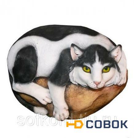 Фото Камень декоративный Кошка на камне