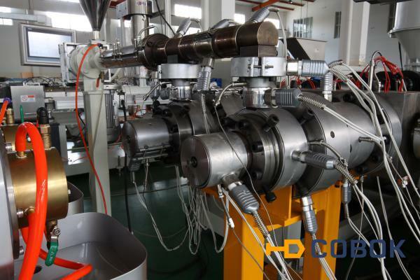 Фото Экструзионная машина для производства многослойных труб ПП