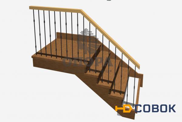 Фото Цена отделки п-образной металлической лестницы с блоком забежных ступеней из дуба с кованым ограждением