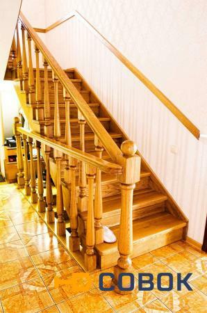 Фото Профессиональное изготовление и монтаж деревянных лестниц в Барнауле
