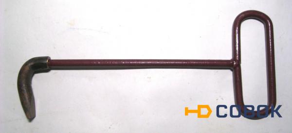 Фото Крюк для открывания люков колодцев наконечник взрывобезопасный КНМ-Ц1-1100