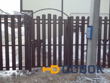 Фото Забор из металлического штакетника односторонний окрас Эконом 1,8х3 метра