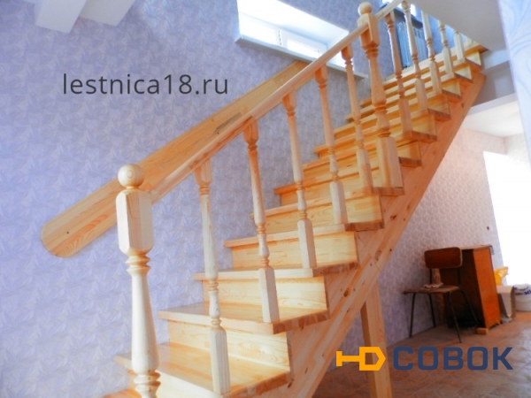 Фото Одномаршевая деревянная лестница