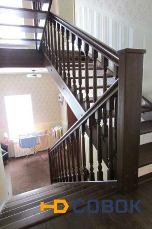 Фото Сосновая лестница без подшивы