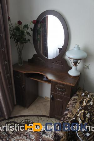Фото Дамский столик с зеркалом