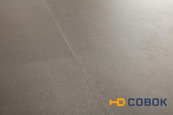 Фото ПВХ-плитка Quick-step Livyn Ambient Glue Plus Шлифованный бетон темно-серый