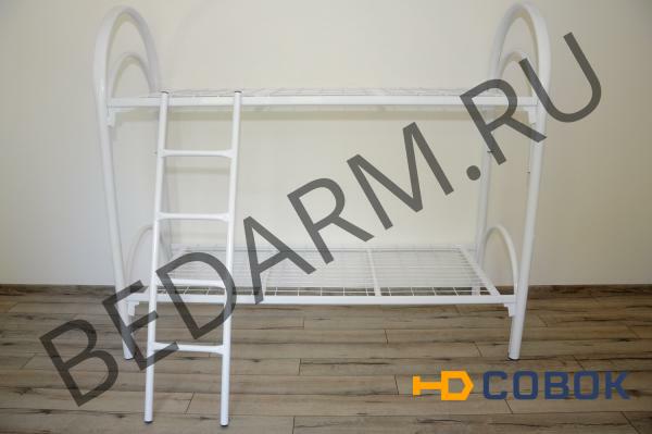 Фото «КС-2 белая с лестницей» - двухъярусная кровать для хостела