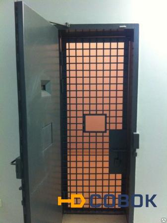 Фото Дверь камерная ДК-3(с решетчатой дверью)