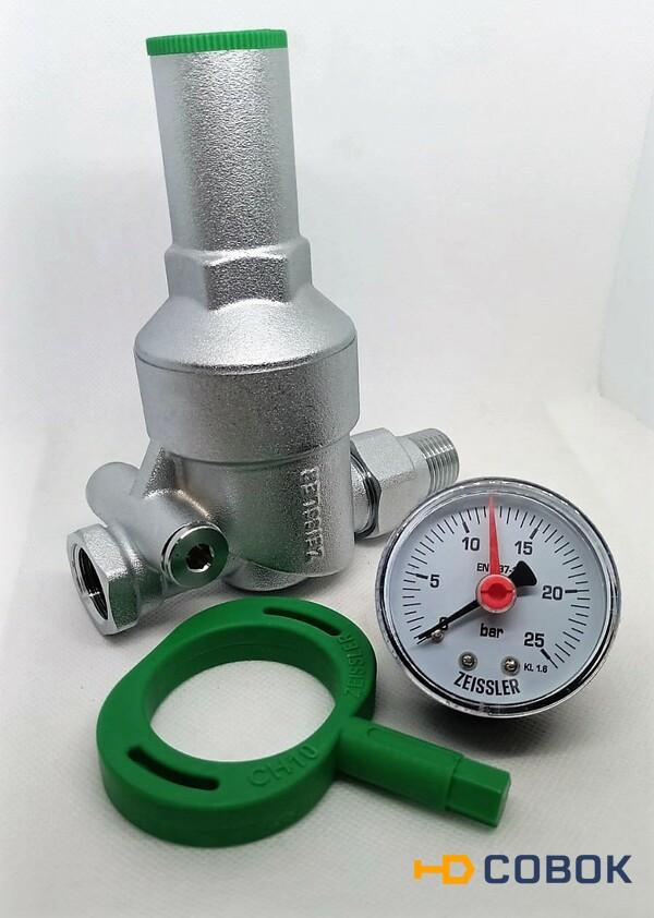 Фото Редуктор давления воды для систем водоснабжения с манометром, присоединение американка 1/2 ZESSLER арт. ZSr.701.0104N