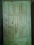 фото Дверь филенчатая деревянная