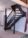 фото Деревянные лестницы из массива сосны на тетивах