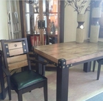 фото Обеденный стол и стулья из натурального дерева