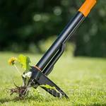 фото Средство для удаления сорняков грабли Fiskars 139910 автоматический корнеудалитель травы